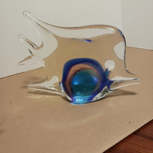 Murano Glass Vintage Hand blown Fish. Ground bottom 8" paperweight - Picture 3 of 6